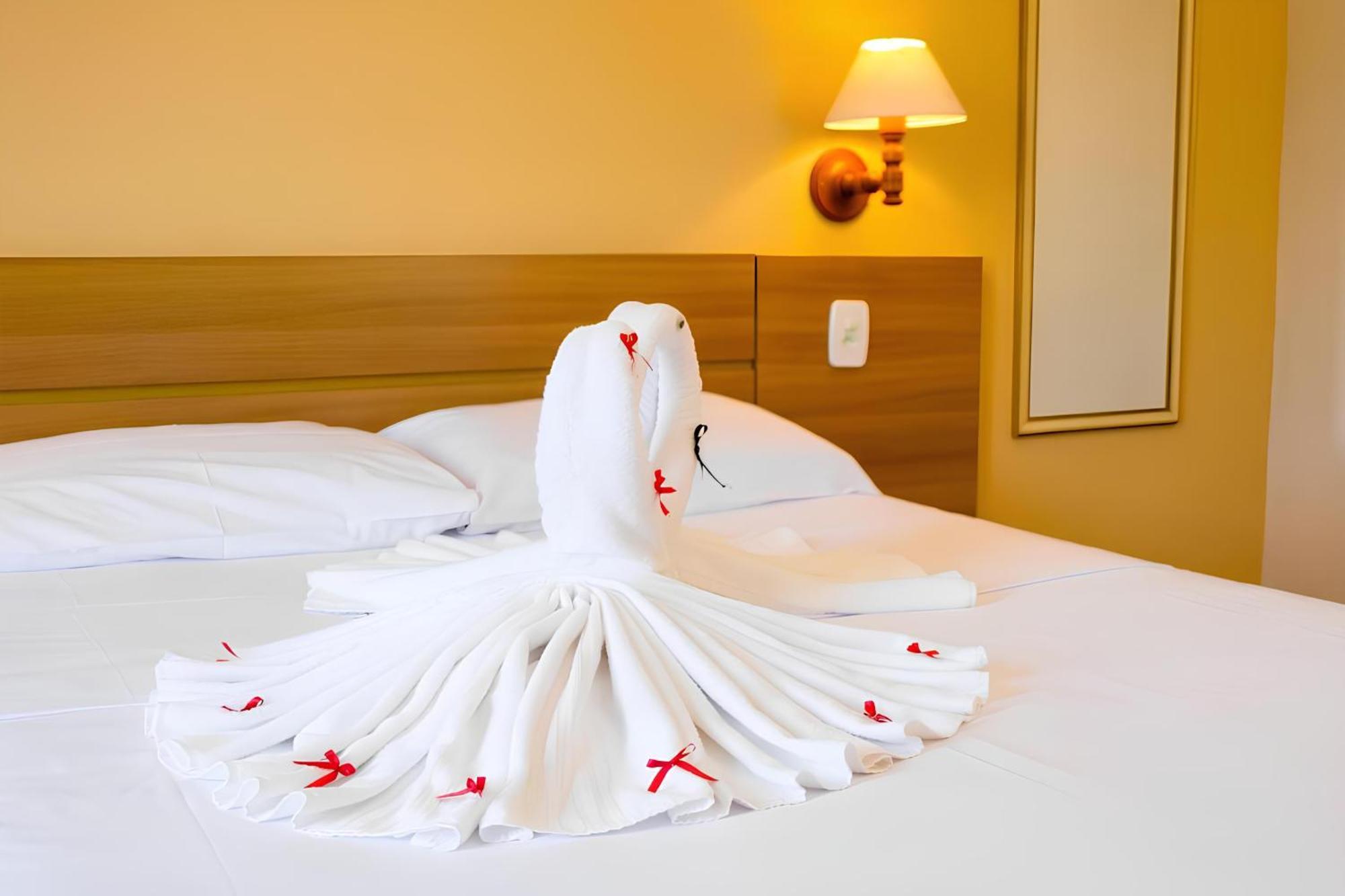 Hotel Ponta Das Toninhas Убатуба Екстериор снимка